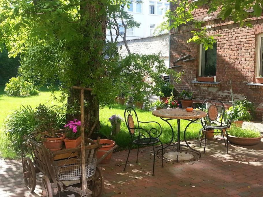 קוטבוס City Appartement Mit Garten, Zentral Und Trotzdem Ruhig מראה חיצוני תמונה