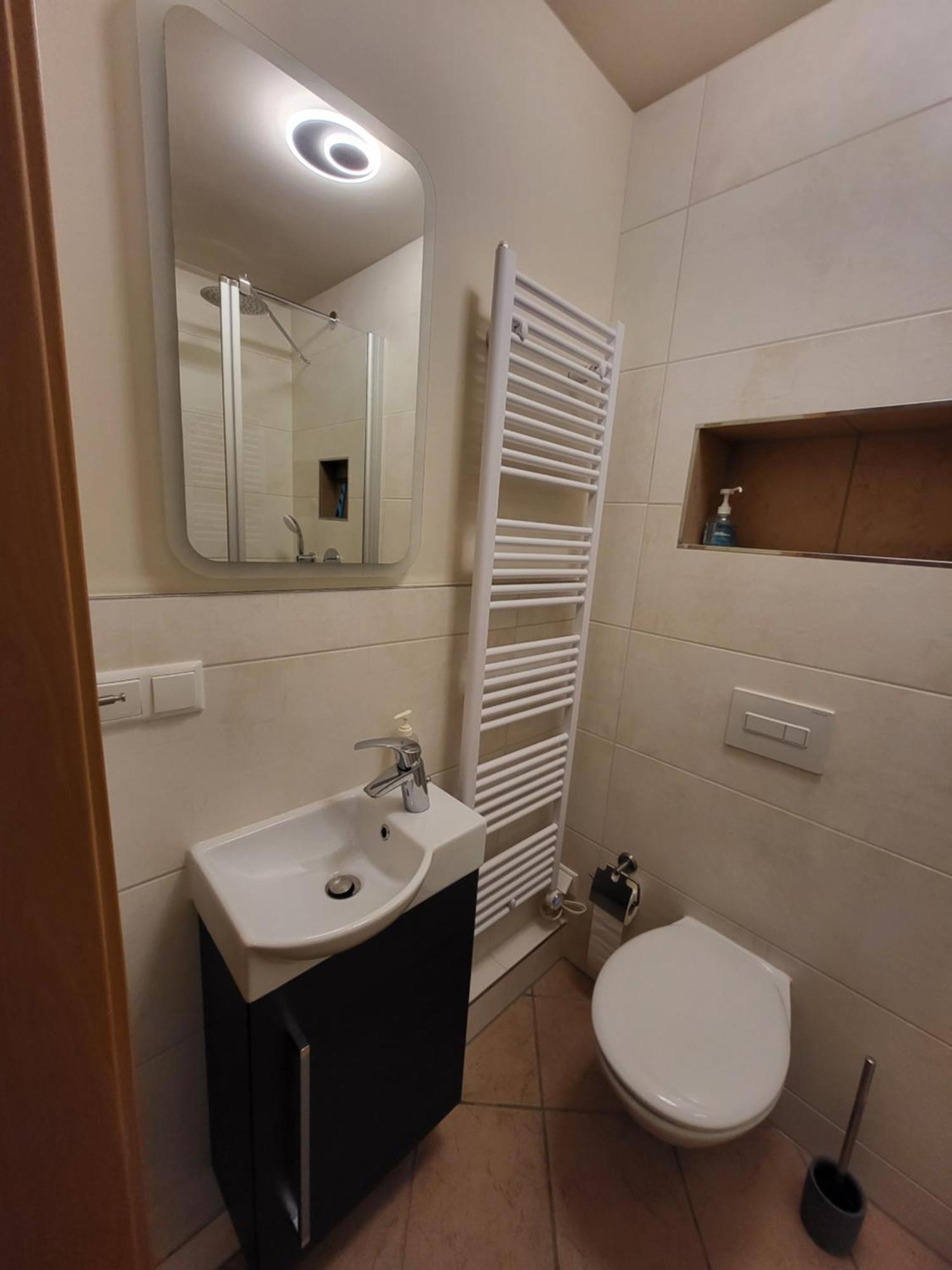 קוטבוס City Appartement Mit Garten, Zentral Und Trotzdem Ruhig מראה חיצוני תמונה